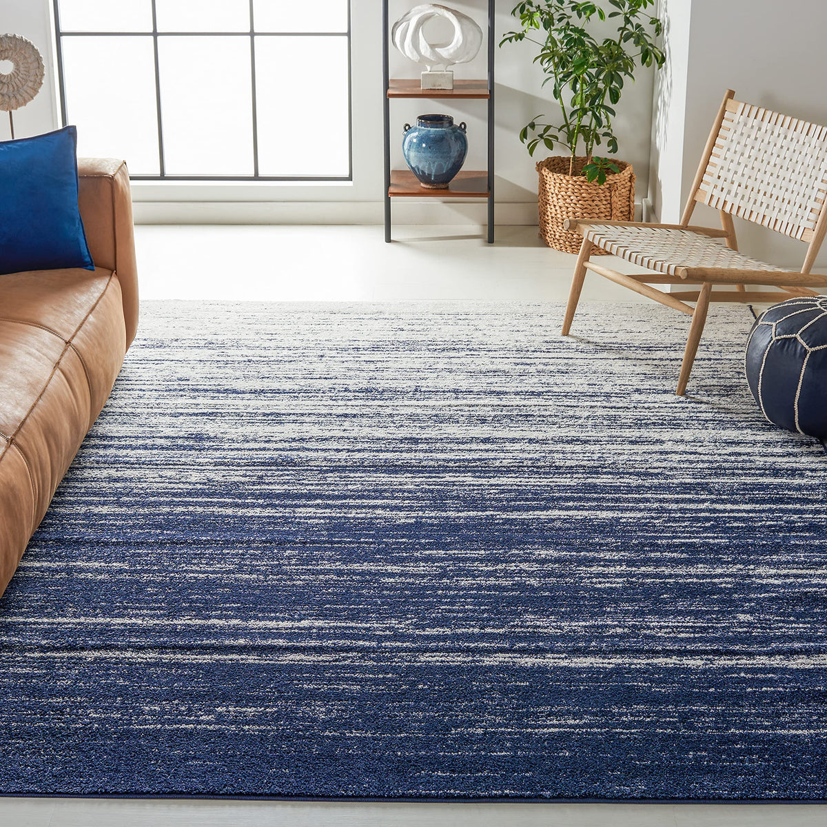 SAFAVIEH Adirondack Collection X-Large Area Rug - 11 x 15, Navy & Ivory, Modern Ombre Design, Non-Shedding & Easy Care, Ideal 