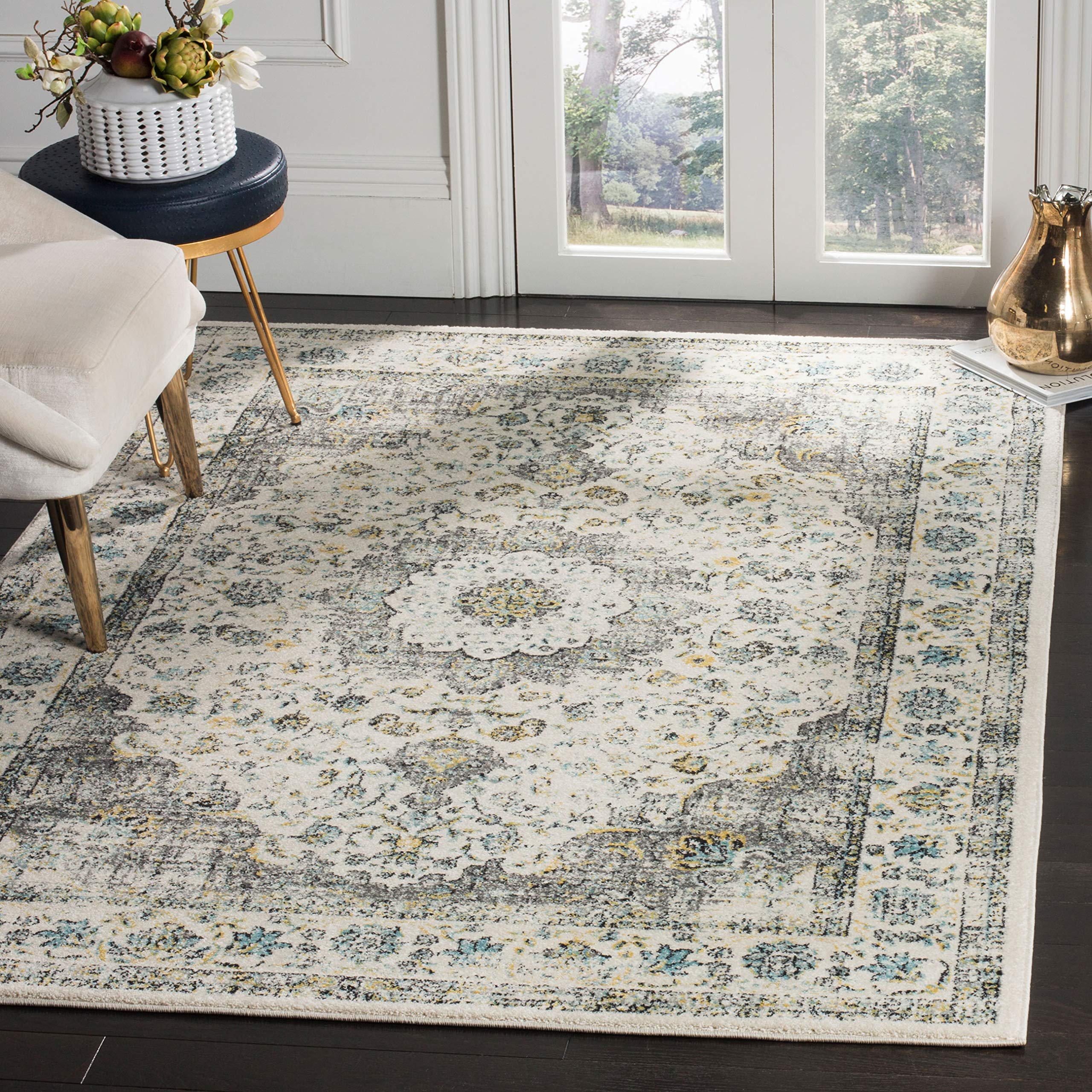 SAFAVIEH Evoke Collection 22 x 4 Grey / Gold EVK220B Shabby Chic Oriental Medallion Non-Shedding Living Room Bedroom Accent Ru