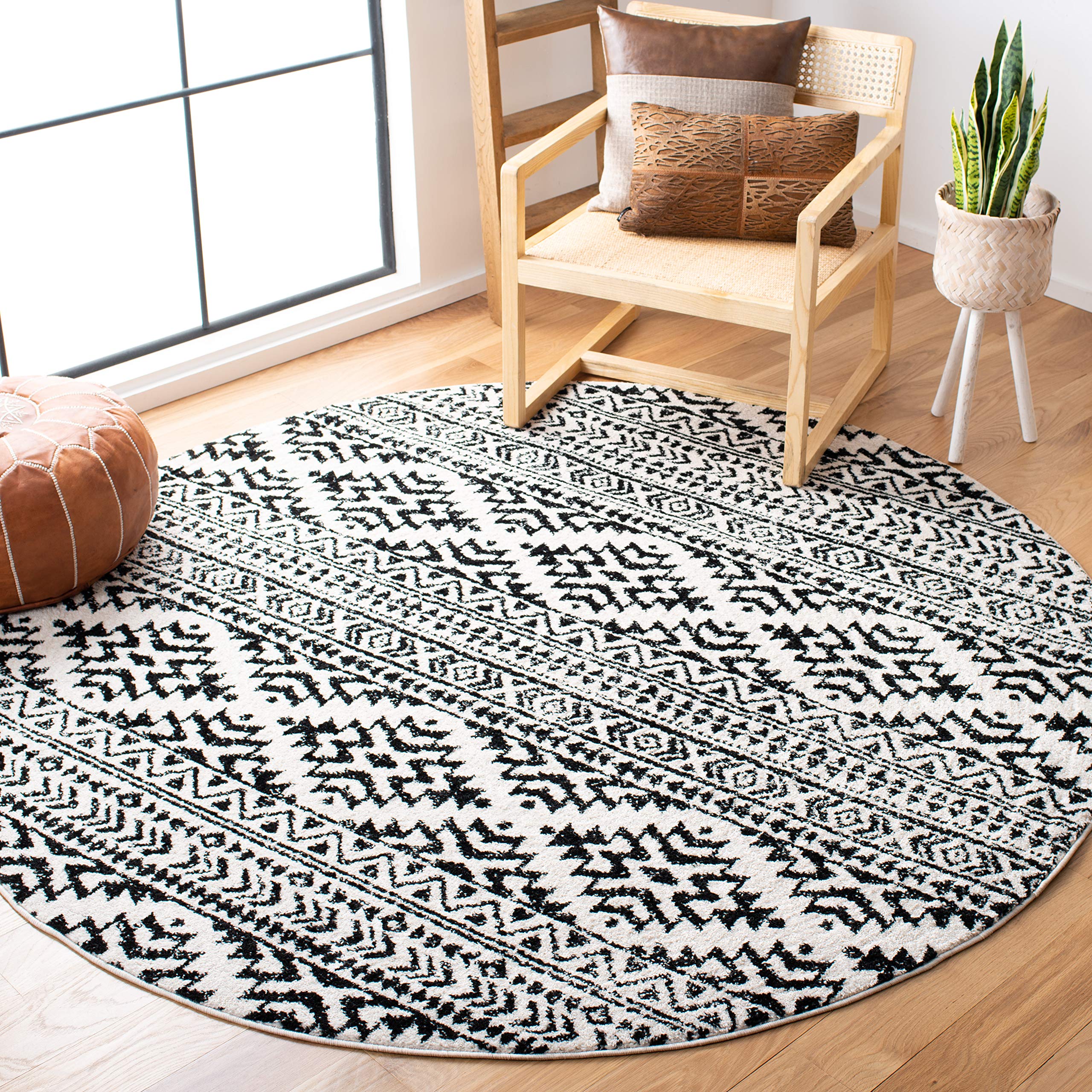 SAFAVIEH Tulum Collection Area Rug - 4 Round, Ivory & Black, Moroccan Boho Tribal Design, Non-Shedding & Easy Care, Ideal for H