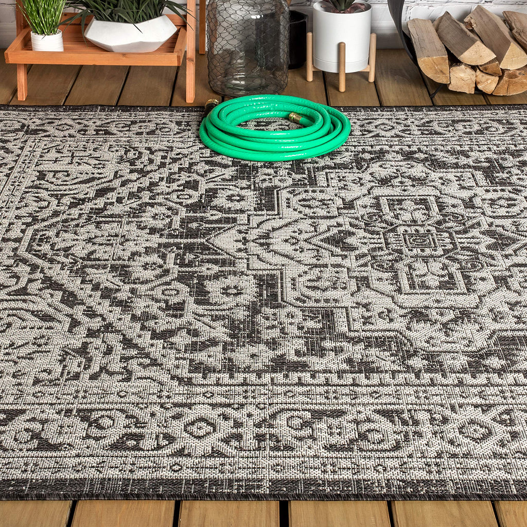 Jonathan Y Smb101D-5 Sinjuri Medallion Textured Weave Indoor/Outdoor Gray/Black 5 Ft. X 8 Ft. Area-Rug, Coastal,Easy-Cleaning,Forhightraffic,Kitchen,Livingroom,Backyard, Non Shedding
