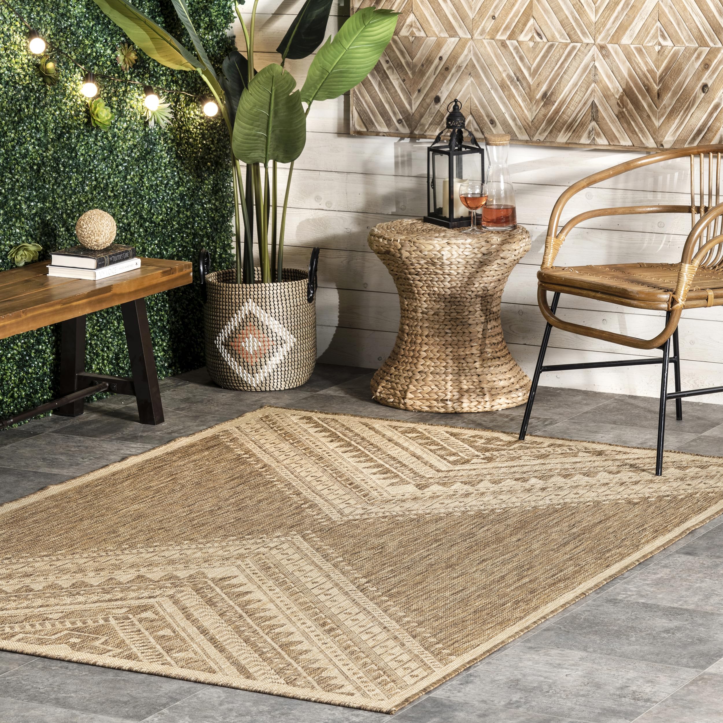 nuLOOM Landry Aztec Indoor/Outdoor Accent Rug, 2x3, Beige