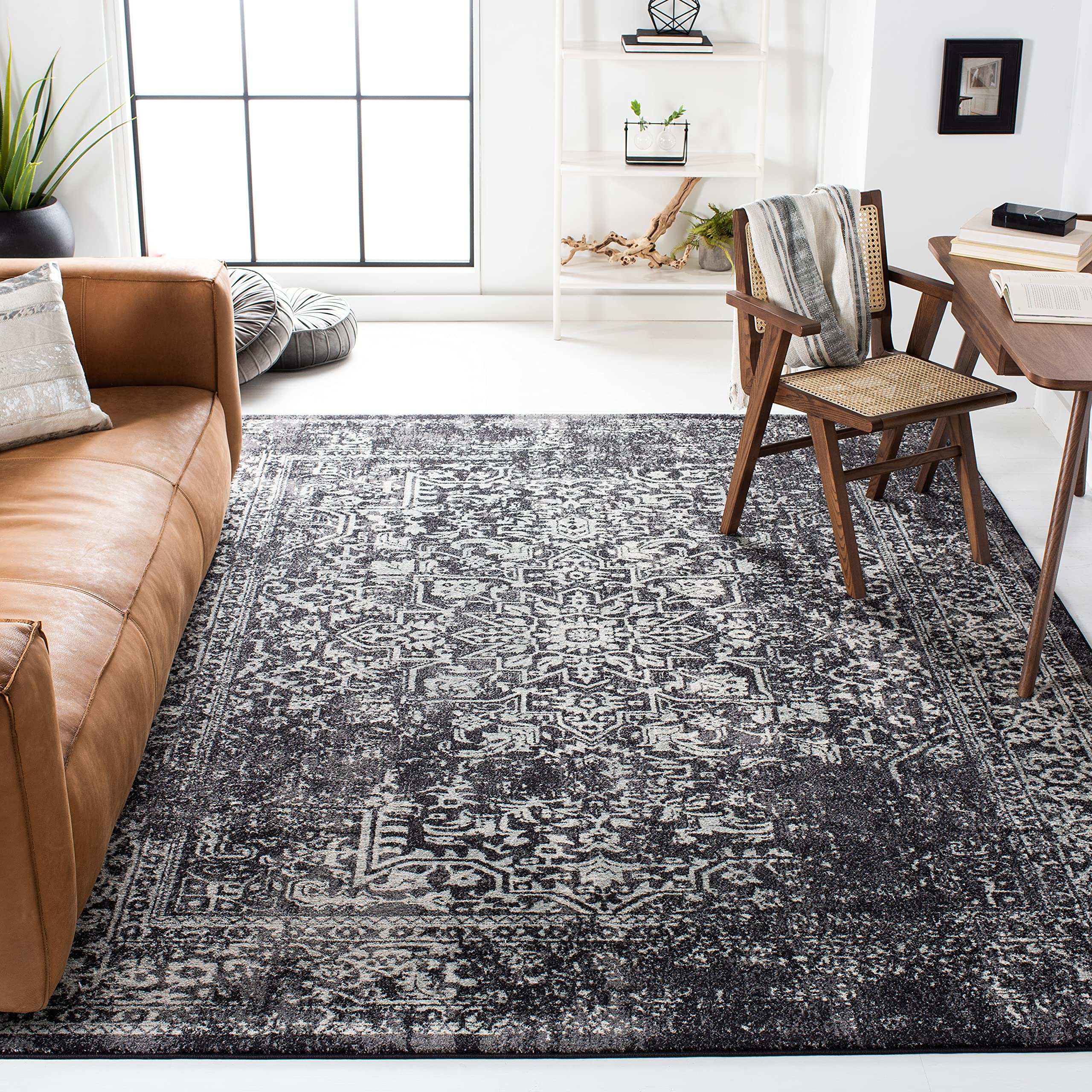 SAFAVIEH Evoke Collection Area Rug - 10 x 14, Black & Grey, Oriental Distressed Design, Non-Shedding & Easy Care, Ideal for Hi