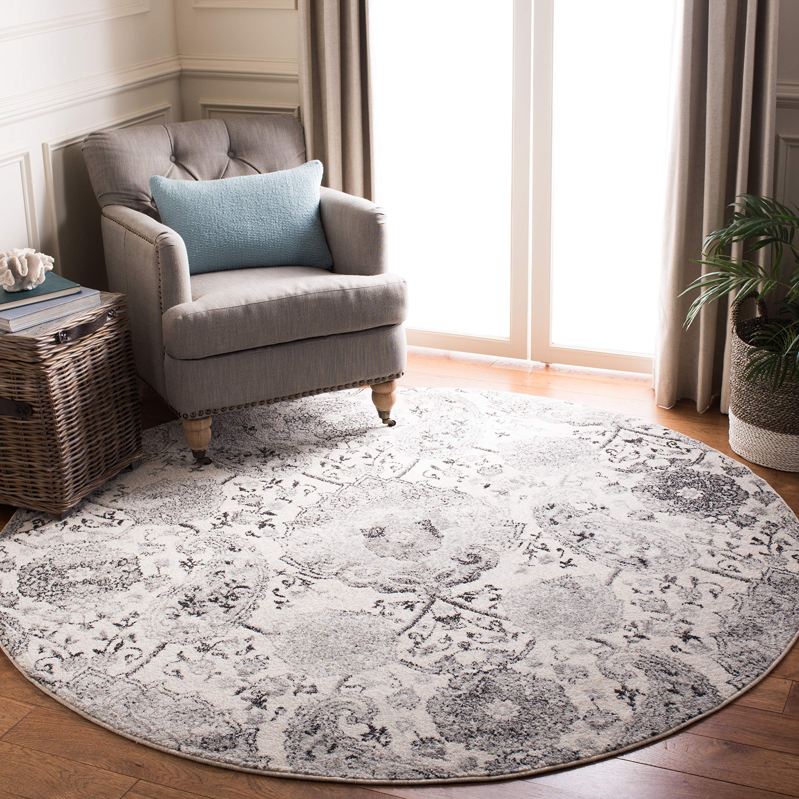 SAFAVIEH Madison Collection Area Rug - 67 Round, Cream & Silver, Boho Chic Glam Paisley Design, Non-Shedding & Easy Care, Ideal