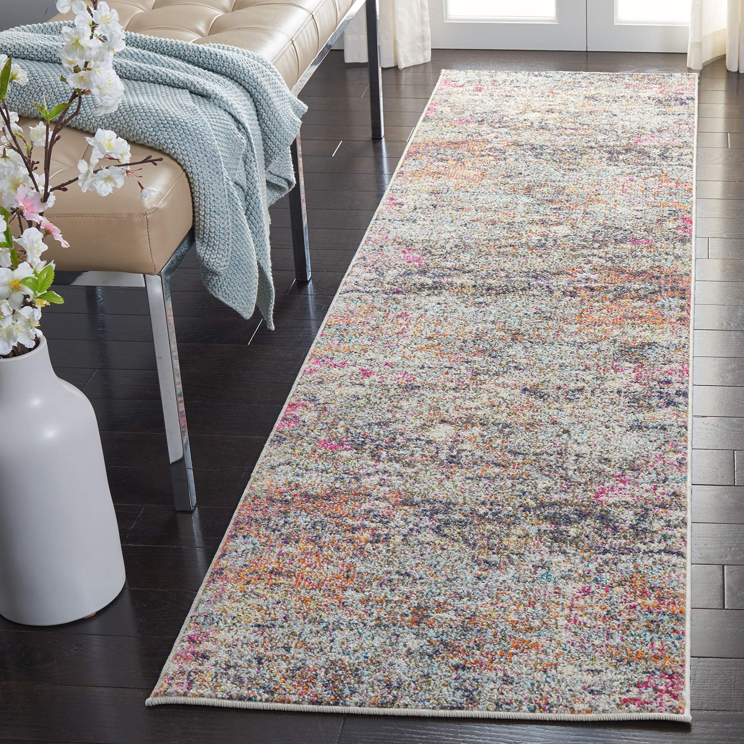 SAFAVIEH Madison Collection Runner Rug - 22 x 22, Black & Gold, Modern Abstract Design, Non-Shedding & Easy Care, Ideal for Hi