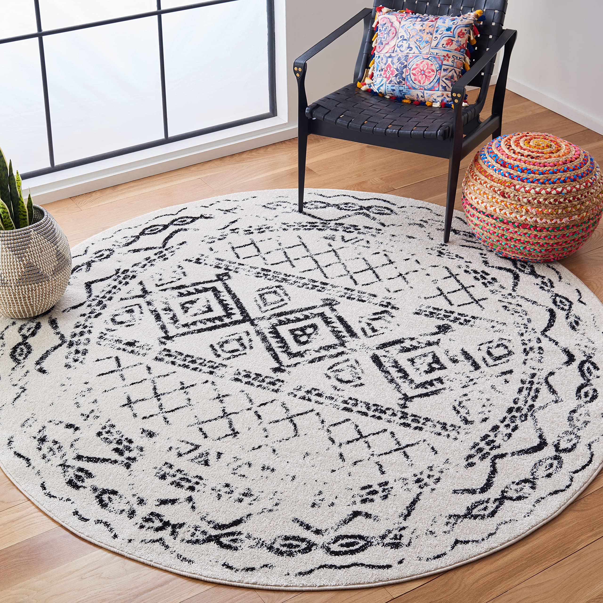 SAFAVIEH Tulum Collection Area Rug - 10 Round, Ivory & Black, Moroccan Boho Distressed Design, Non-Shedding & Easy Care, Ideal 