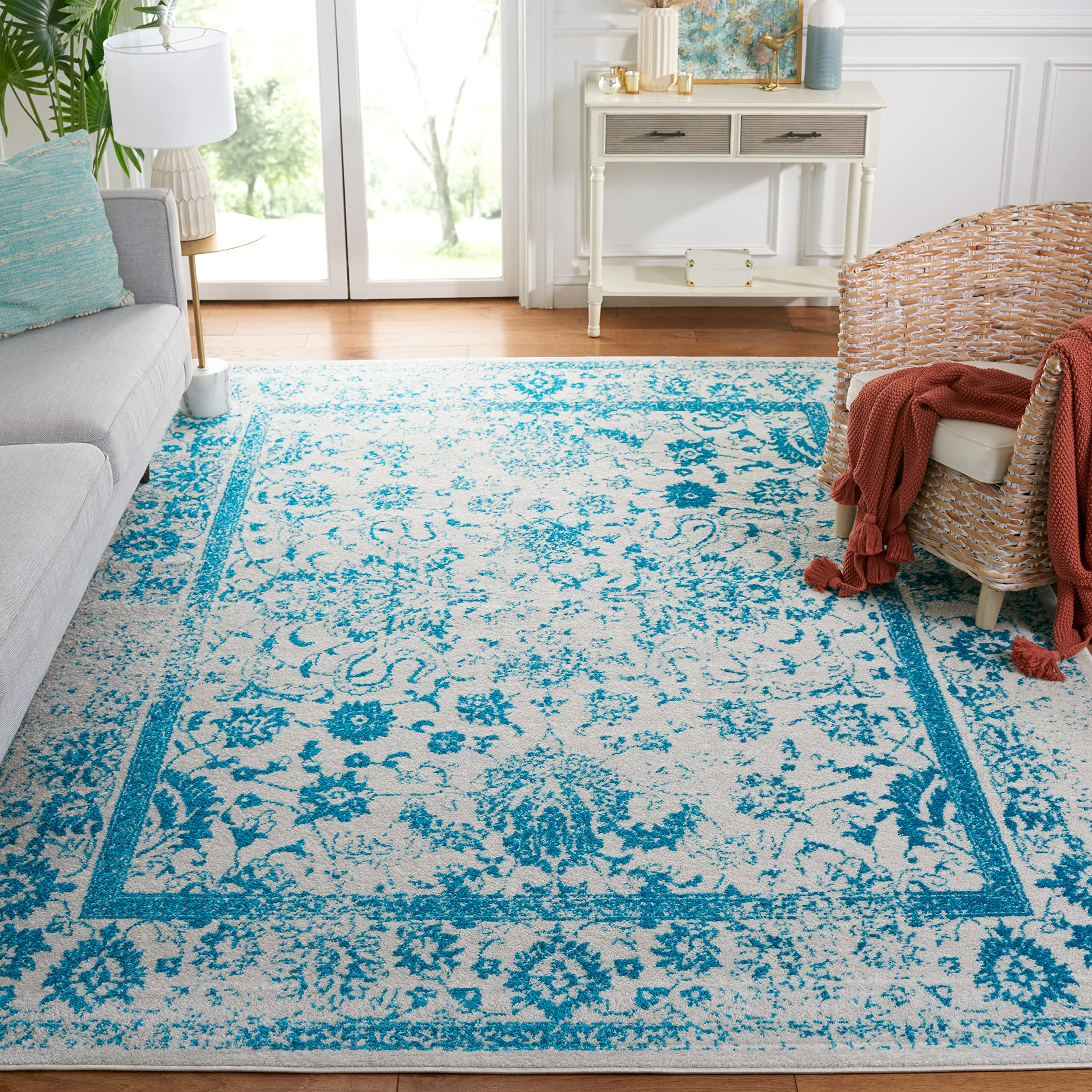 SAFAVIEH Adirondack Collection Area Rug - 4 Square, Ivory & Teal, Oriental Distressed Design, Non-Shedding & Easy Care, Ideal f