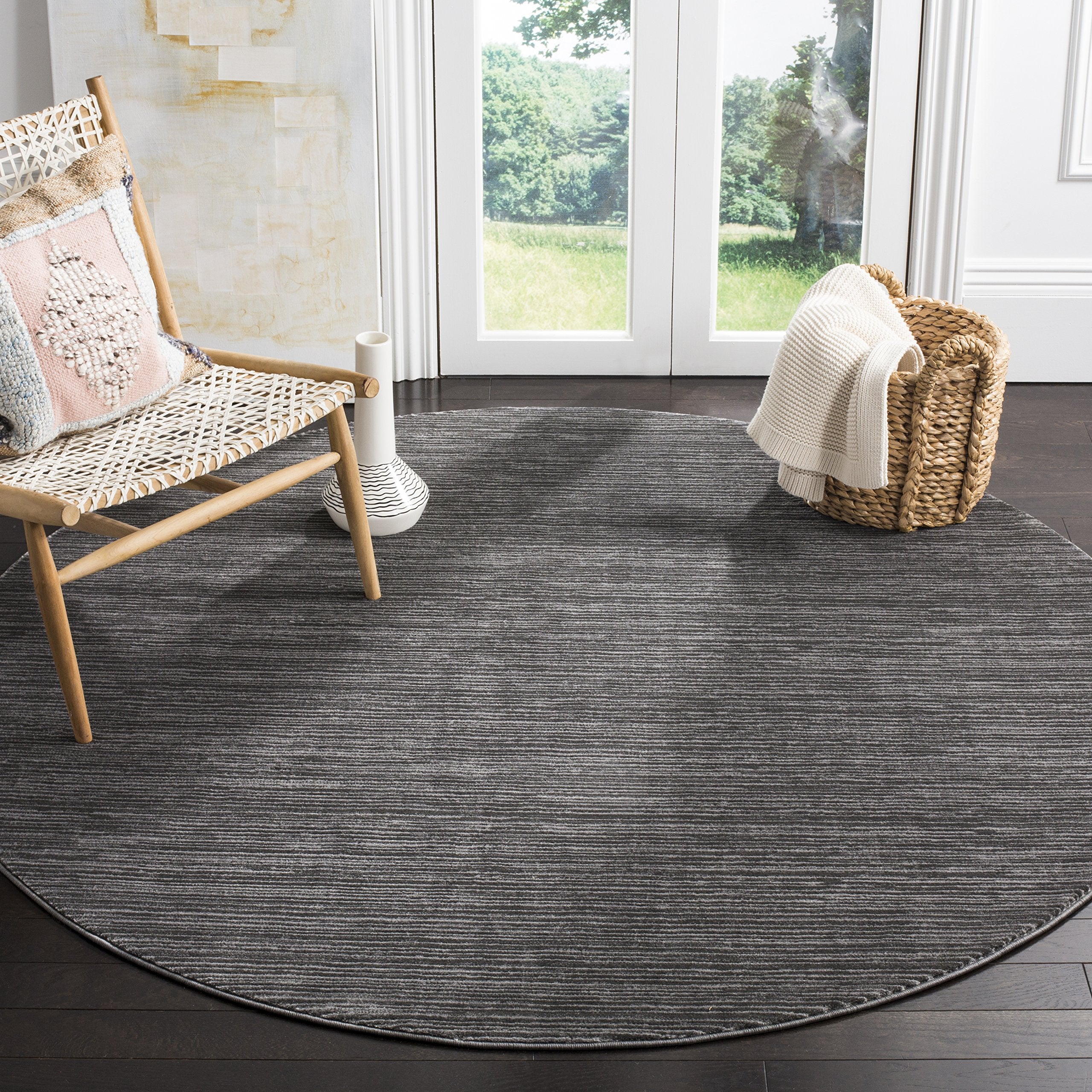 SAFAVIEH Vision Collection Area Rug - 4 Round, Grey, Modern Ombre Tonal Chic Design, Non-Shedding & Easy Care, Ideal for High T