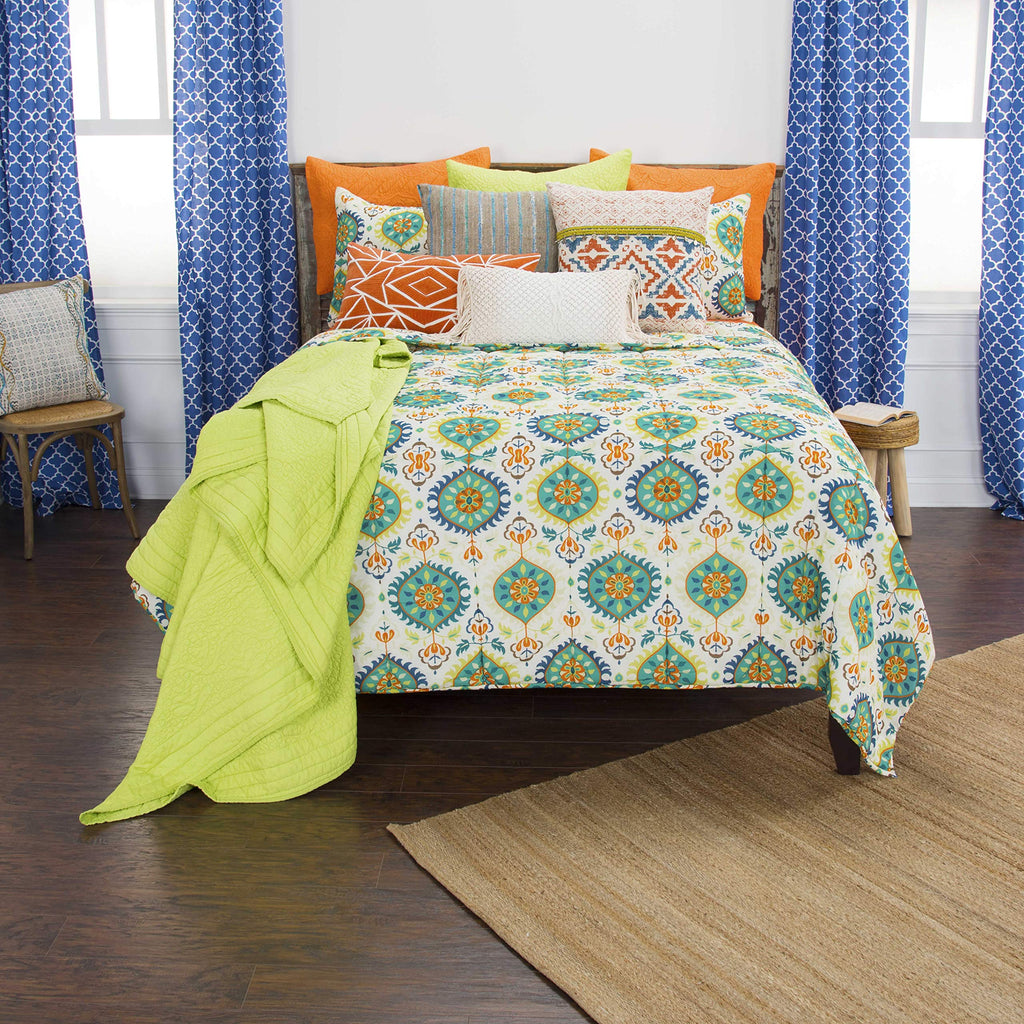 Rizzy Home | BQ4619 | Polyester Quilt | 106"x92" Yellow/Green/Orange Geometric