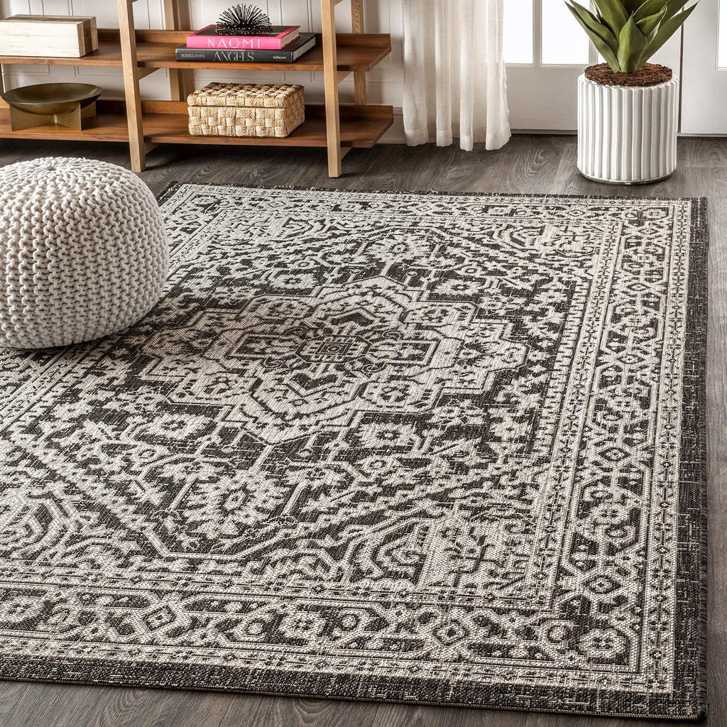 Jonathan Y Smb101D-5 Sinjuri Medallion Textured Weave Indoor/Outdoor Gray/Black 5 Ft. X 8 Ft. Area-Rug, Coastal,Easy-Cleaning,Forhightraffic,Kitchen,Livingroom,Backyard, Non Shedding