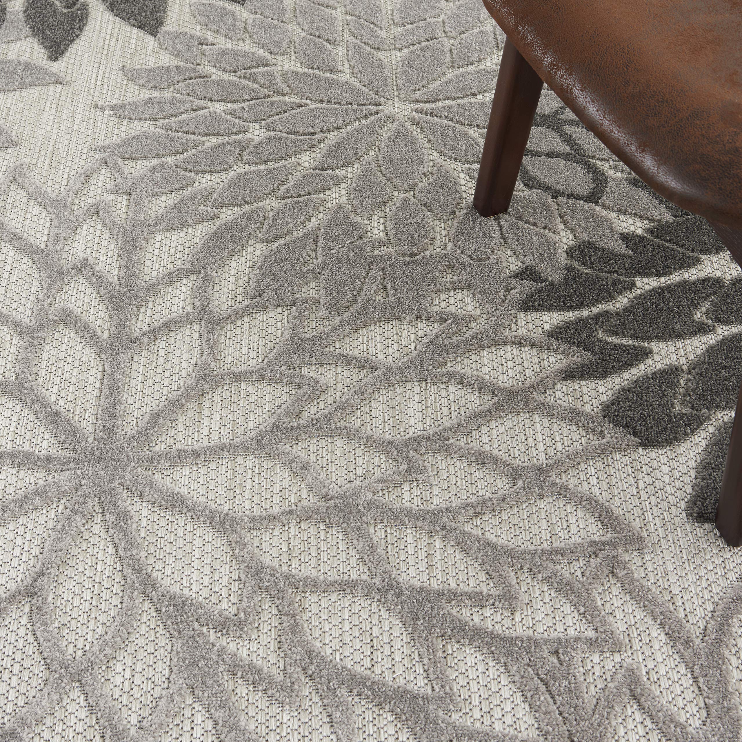 Nourison Aloha Indoor/Outdoor Floral Silver Grey 4' X Round Area Rug, (4' Round)