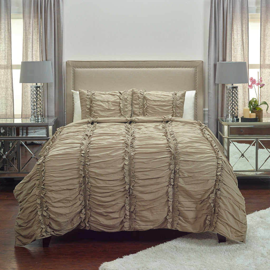 Rizzy Home | BQ4251 | 106"x92" Brown/Neutral/Yellow Solid with Texture Quilt