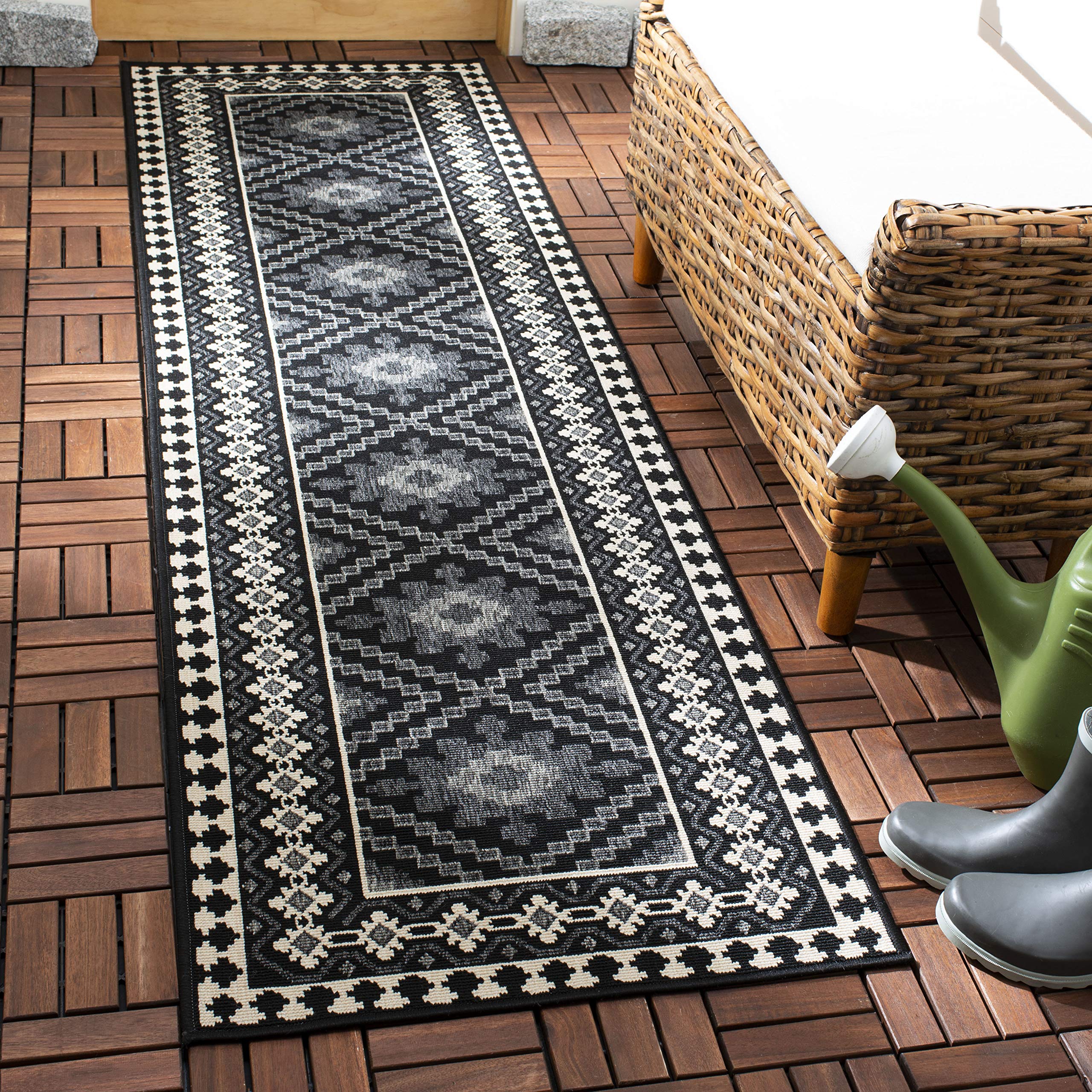 Safavieh Veranda Collection 2'3' X 6'7' Black / Cream Ver099 Boho Indoor/ Outdoor Non-Shedding Easy Scrubbing Patio Backyard Por