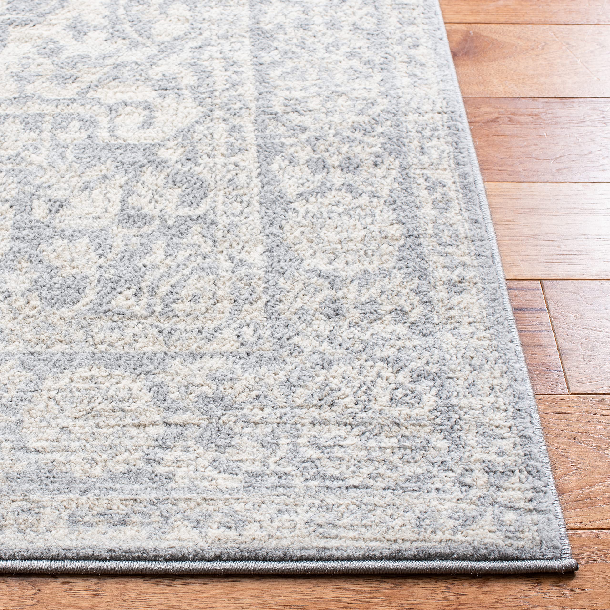 Safavieh Brentwood Collection 4' X 6' Light Grey/Ivory Bnt832F Medallion Distressed Non-Shedding Living Room Bedroom Accent Rug