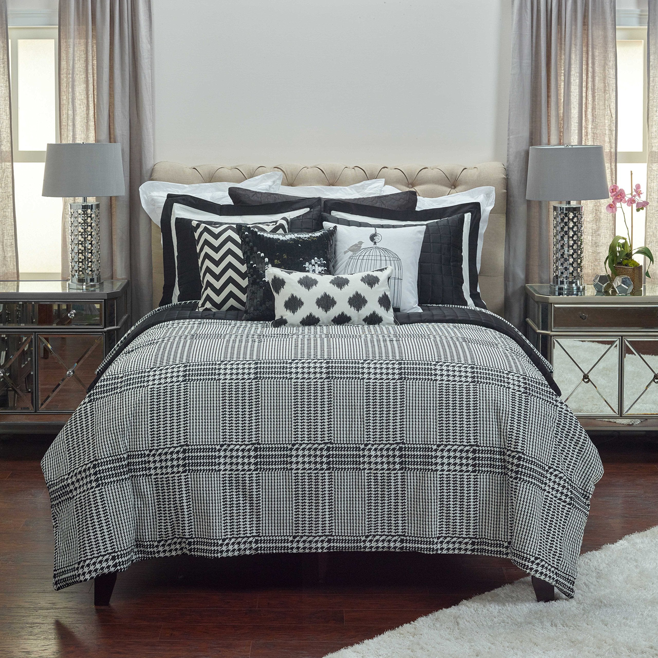 Rizzy Home | BT1282 | Polyester Comforter | 106"x92" Black/White/Nuetral Houndstooth