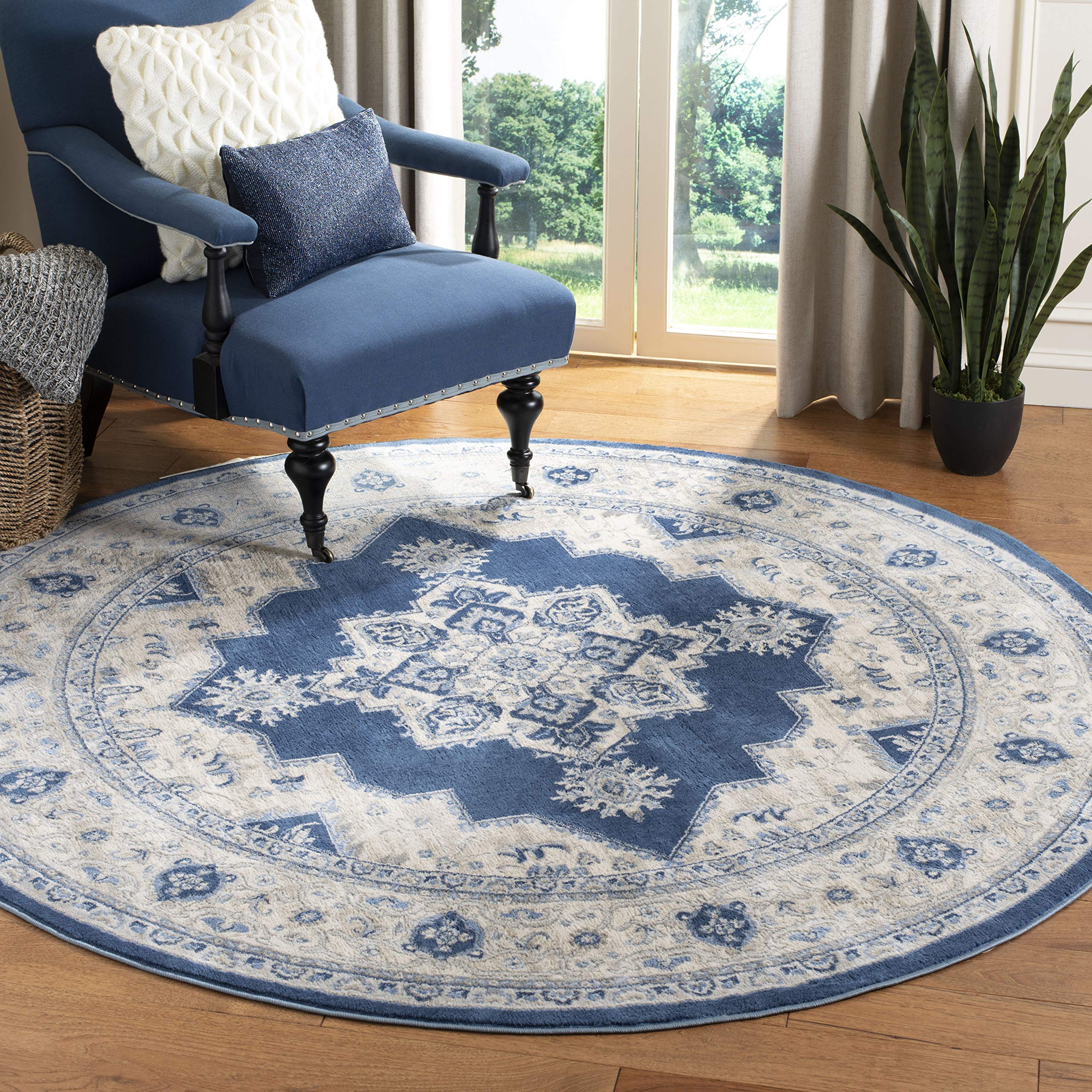 SAFAVIEH Brentwood Collection Area Rug - 67 Round, Navy & Creme, Medallion Distressed Design, Non-Shedding & Easy Care, Ideal f