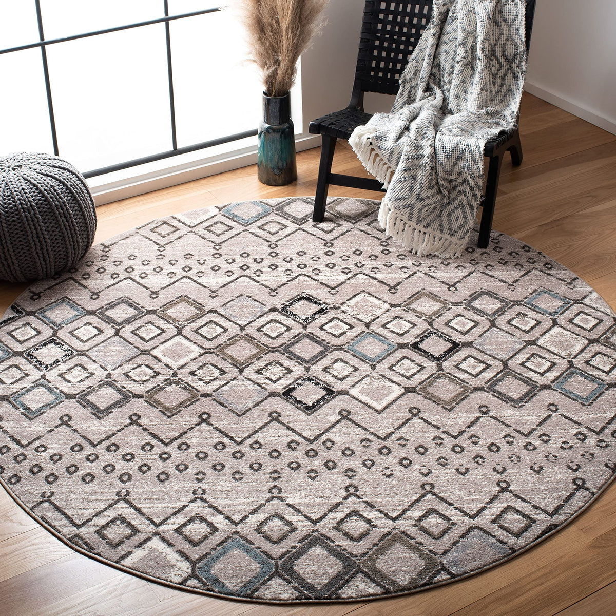 SAFAVIEH Amsterdam Collection Area Rug - 6'7'' Round, Light Grey & Brown, Moroccan Boho Design, Non-Shedding & Easy Care, Ideal 