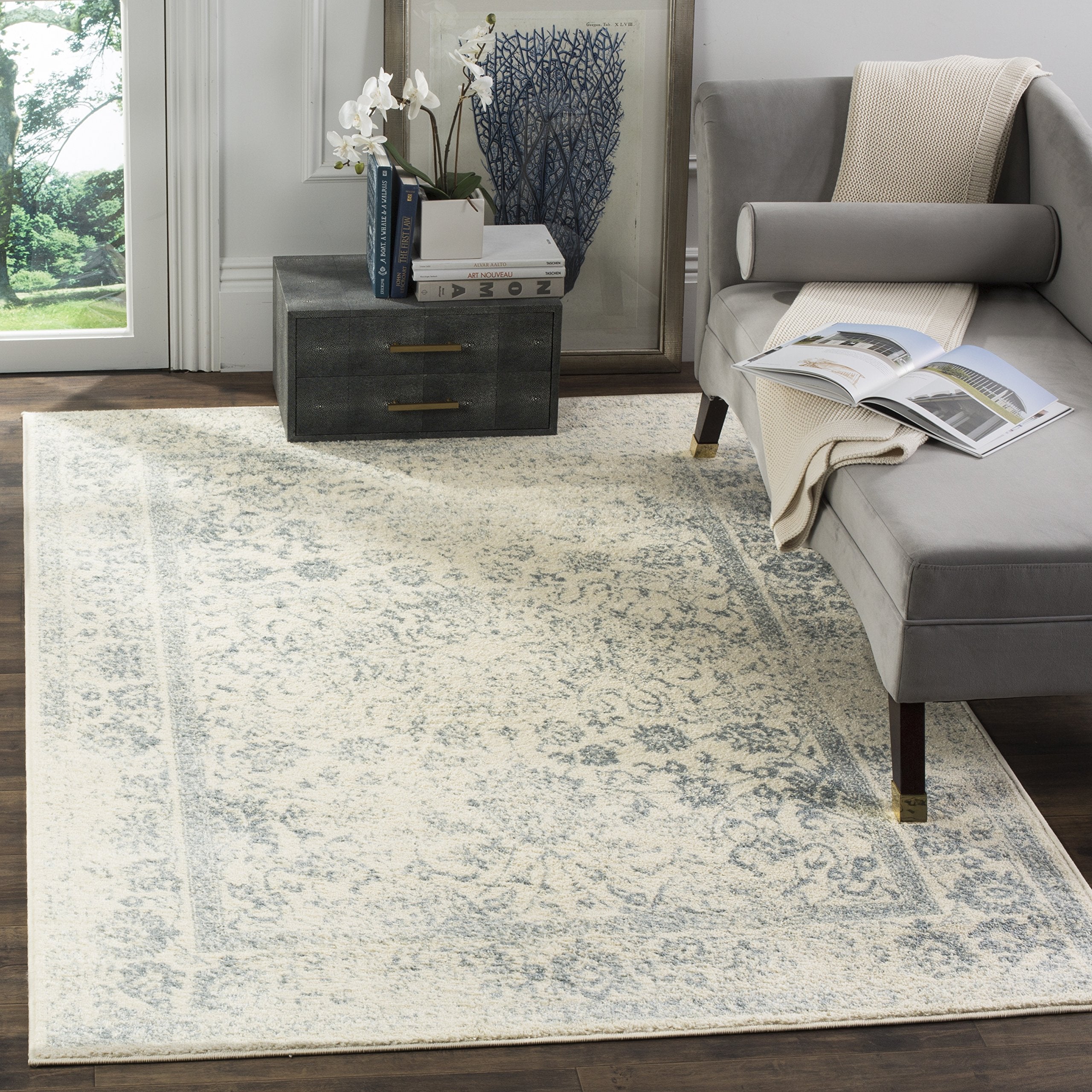 SAFAVIEH Adirondack Collection Area Rug - 6 x 8, Ivory & Slate, Oriental Distressed Design, Non-Shedding & Easy Care, Ideal fo