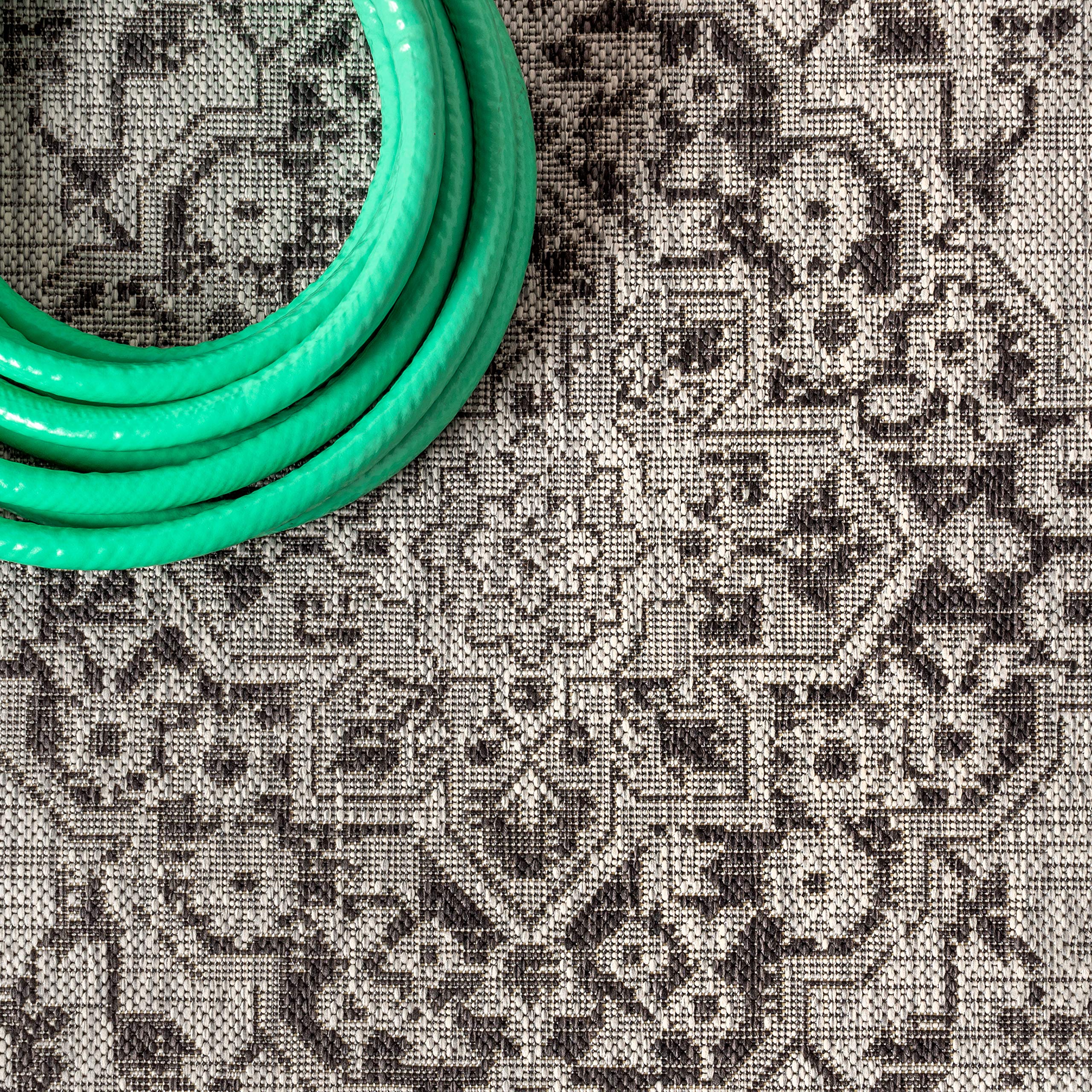 Jonathan Y Smb102D-210 Rozetta Boho Medallion Textured Weave Indoor Outdoor Area Rug Coastal Bohemian Rustic Glam Easy Cleaning Bedroom Kitchen Backyard Patio Non Shedding, 2 X 10, Gray/Black