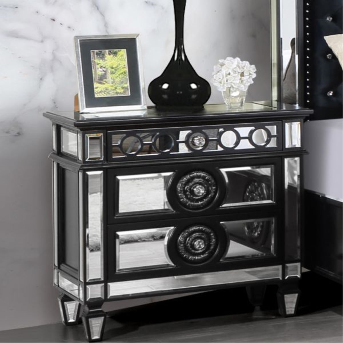Bd00585 Nightstand, Mirrored, Black & Sliver Finish  Varian Ii ( 1Pc/1Ctn )