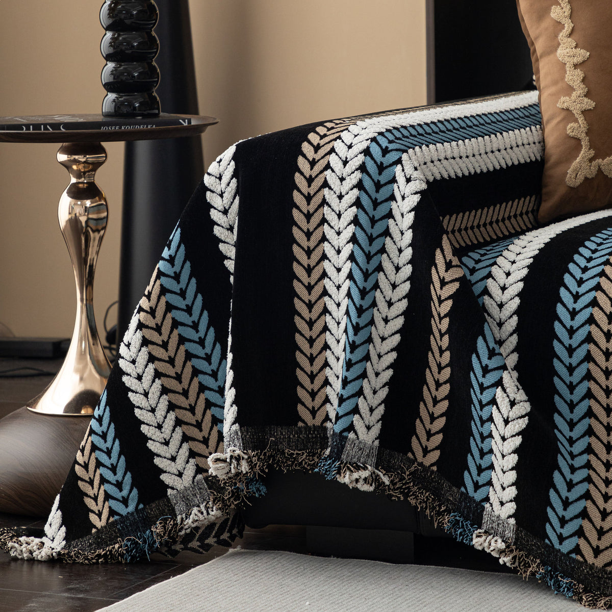 Cozy Decorative Throw Blanket for Couches, Boho Plush Woven Sofa Cover with Stripes