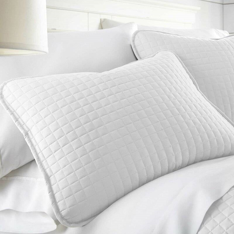 King/Cal King Lightweight White Ultra Soft 3-Piece Microfiber Quilt Set