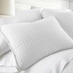 King/Cal King Lightweight White Ultra Soft 3-Piece Microfiber Quilt Set