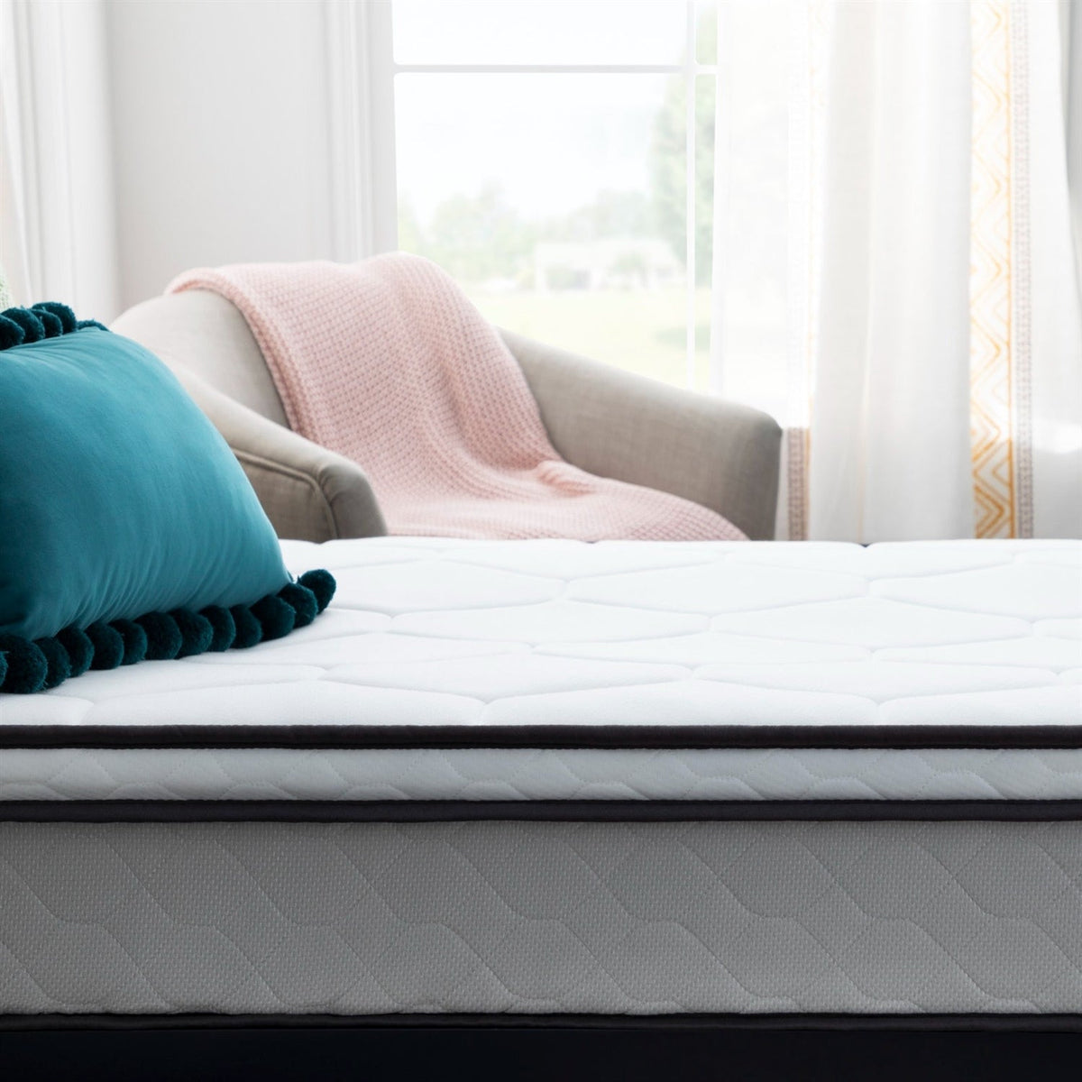 Queen size Plush Memory Foam Innerspring Hybrid Mattress