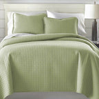 King/Cal King Lightweight Sage Ultra Soft 3-Piece Microfiber Quilt Set