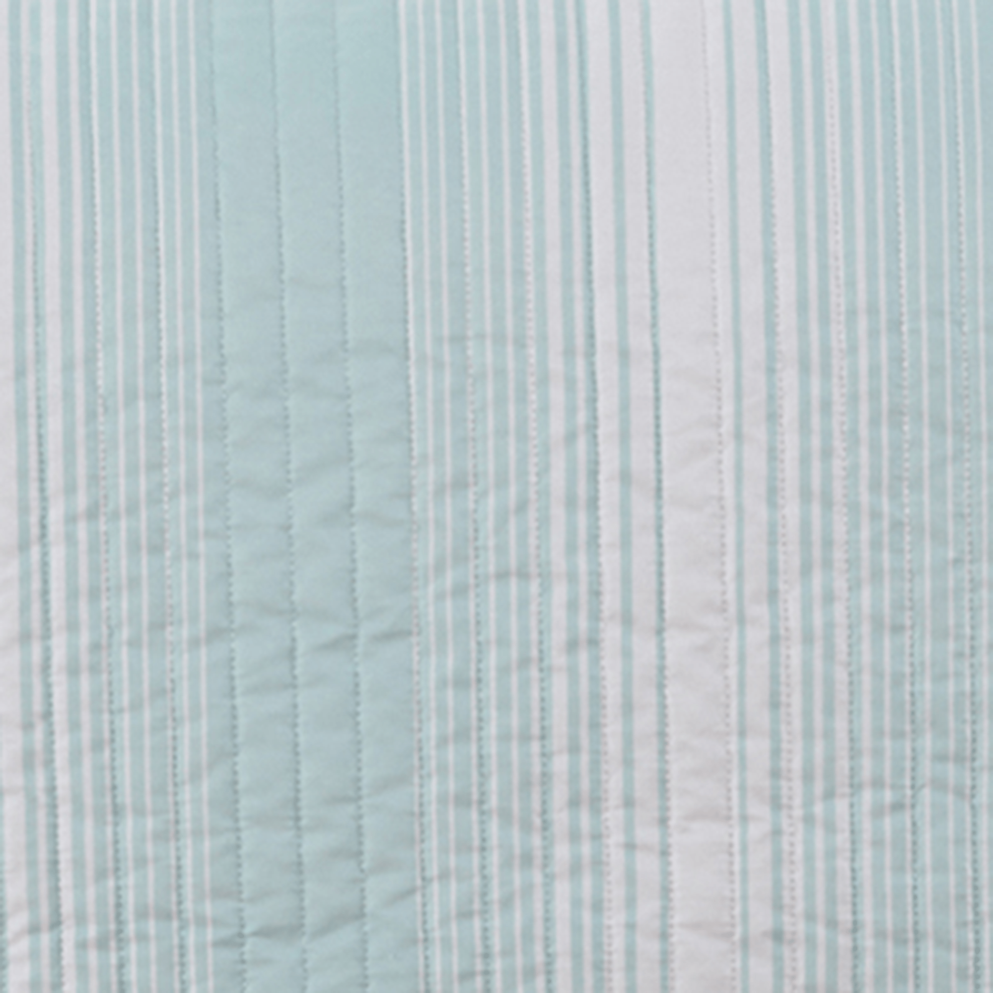 Everette Collection Ombre Striped Quilt Set